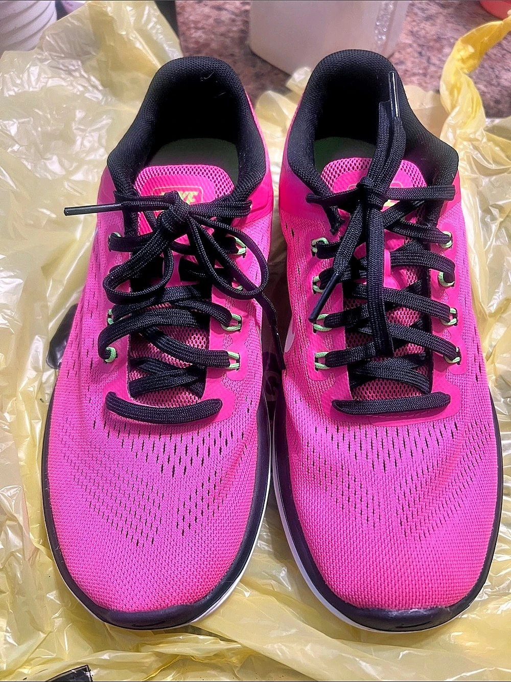 Nike Flex 2016 RN Pink & Black Sneakers